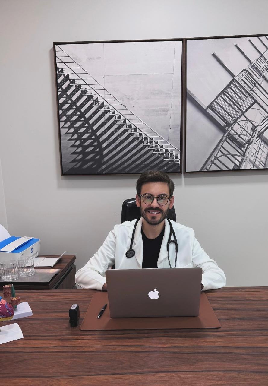 Dr. Leonardo Silveira Gomes 3
